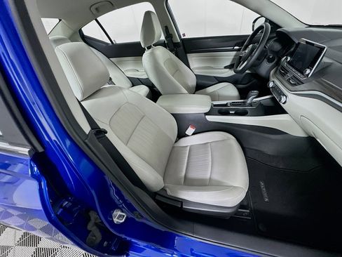 Used 2025 Nissan Altima 2.5 SV image 29