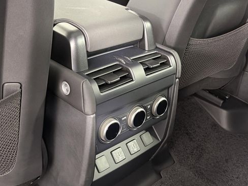 New 2026 Land Rover Defender 110 X-Dynamic SE image 27