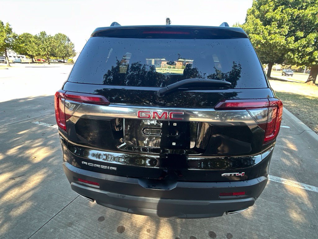 Used 2023 GMC Acadia AT4 w/ Technology Package AWD/4WD image 9