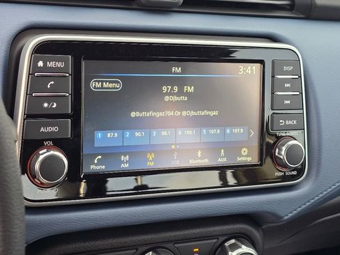 New 2025 Nissan Versa SV w/ Trunk Package FWD image 4