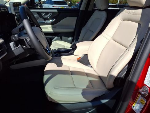 Used 2026 Lincoln Corsair Premiere FWD image 15