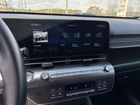 Used 2025 Hyundai Kona SEL image 21