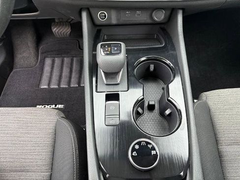 Certified 2023 Nissan Rogue SV image 21