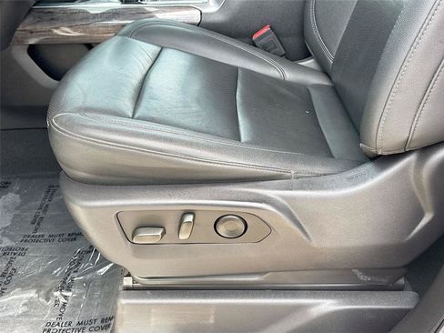 Used 2024 Chevrolet Silverado 1500 LTZ w/ LTZ Convenience Package II AWD/4WD image 19