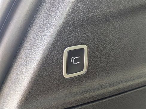 New 2025 Chrysler Voyager LX image 13