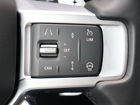 Certified 2025 Land Rover Discovery S AWD/4WD image 17