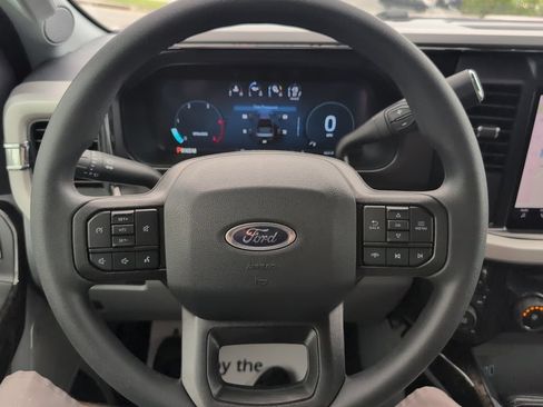 New 2026 Ford F250 XLT w/ XLT Premium Package AWD/4WD image 14