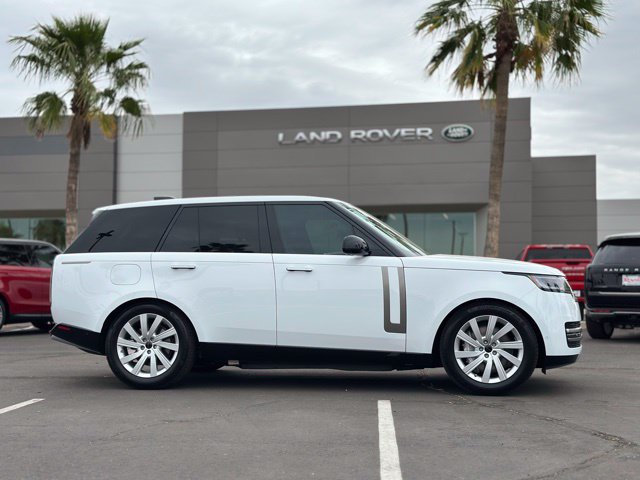 New 2026 Land Rover Range Rover SE AWD/4WD image 2
