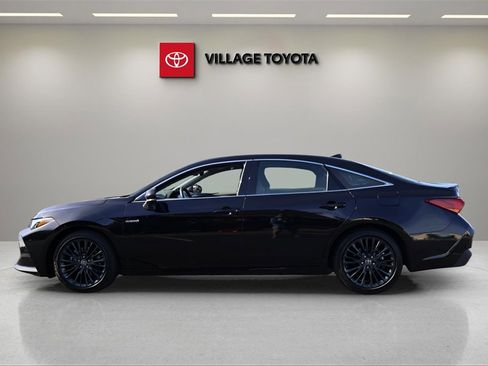 Used 2019 Toyota Avalon XSE image 4