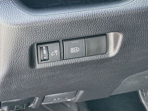 Used 2025 Toyota RAV4 XLE AWD/4WD image 14