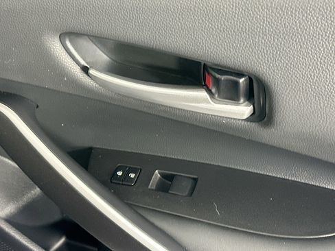 Used 2025 Toyota Corolla SE image 29