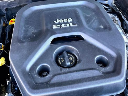 Used 2023 Jeep Wrangler Rubicon w/ Cold Weather Group image 31