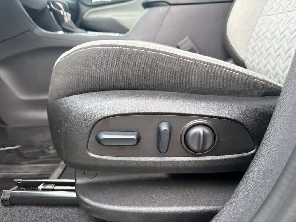 Used 2024 Chevrolet Equinox LS w/ LS Convenience Package FWD image 17