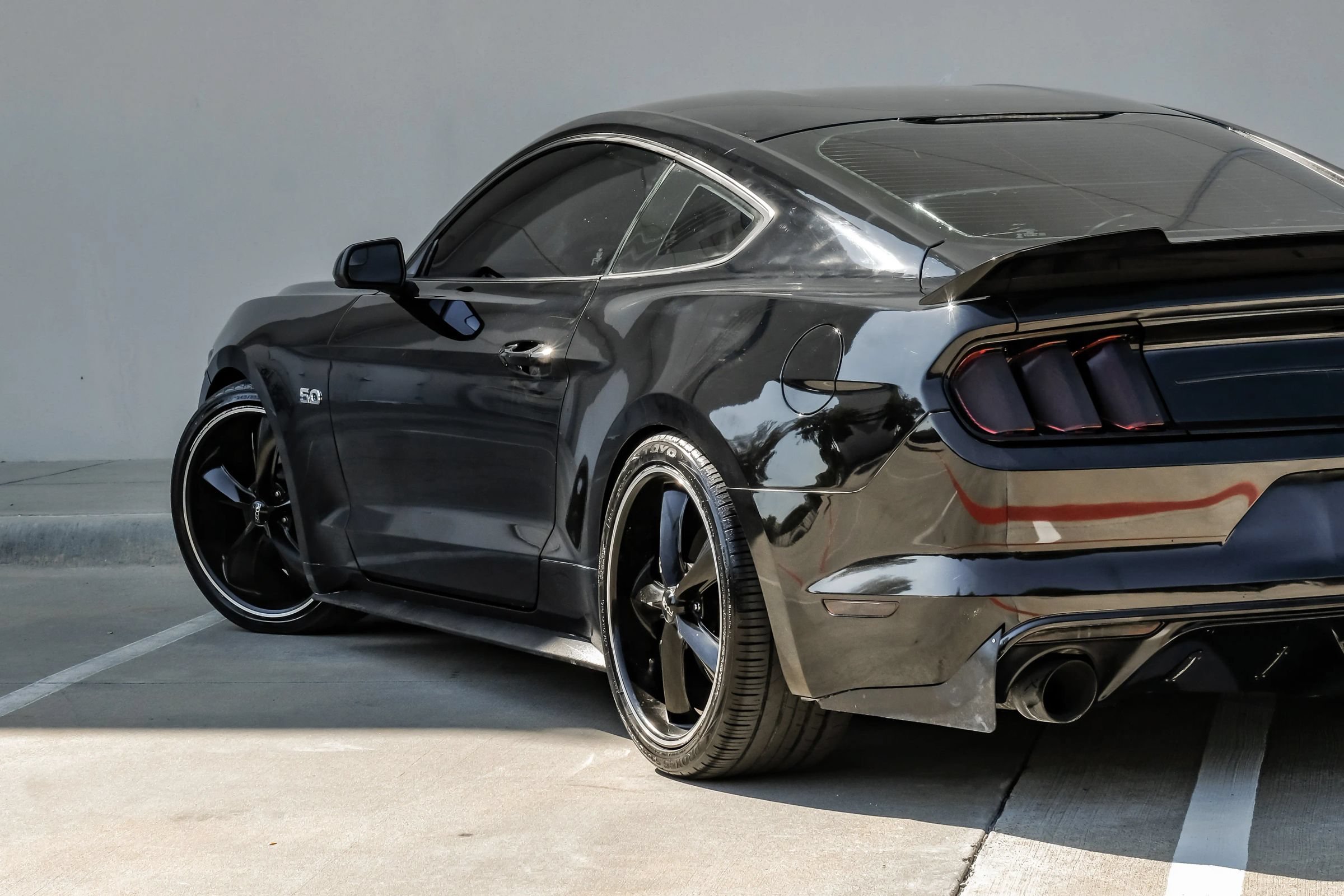 Used 2016 Ford Mustang GT RWD image 14