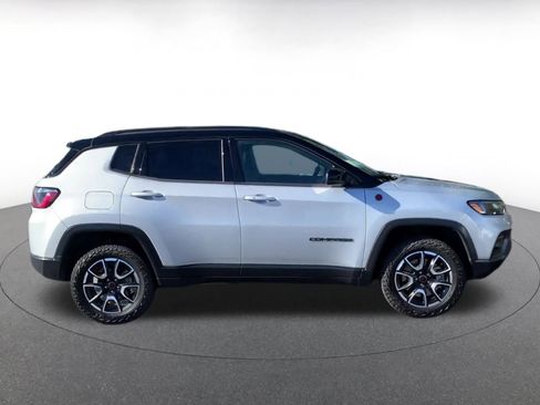 Used 2025 Jeep Compass Trailhawk image 16