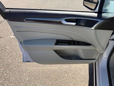 Used 2017 Ford Fusion Platinum FWD image 14