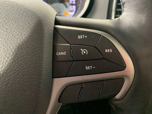 Used 2021 Jeep Grand Cherokee Laredo X AWD/4WD image 30