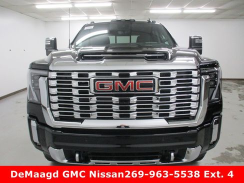 New 2025 GMC Sierra 2500 Denali w/ Technology Package image 11