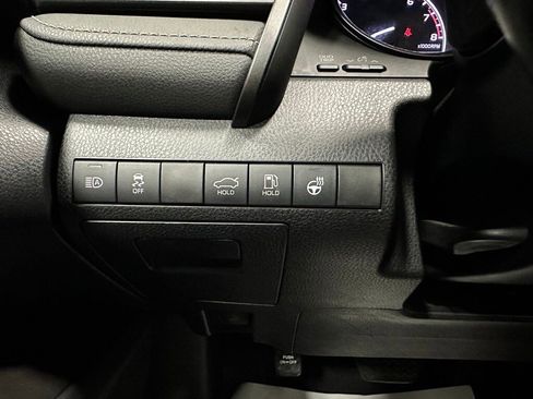 Used 2022 Toyota Camry SE image 18