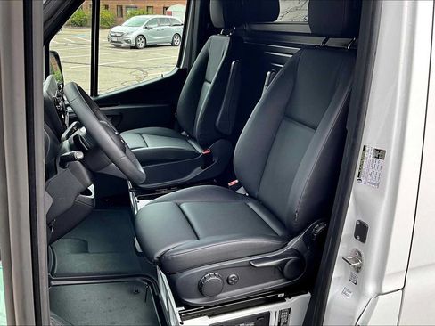 New 2025 Mercedes-Benz Sprinter 2500 image 13