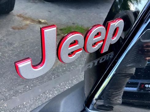 Used 2024 Jeep Gladiator Rubicon AWD/4WD image 10