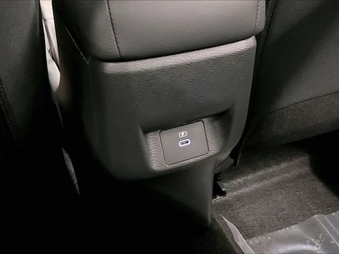 New 2025 Nissan Versa SR w/ Trunk Package FWD image 41
