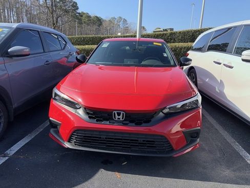 Used 2023 Honda Civic Sport image 2