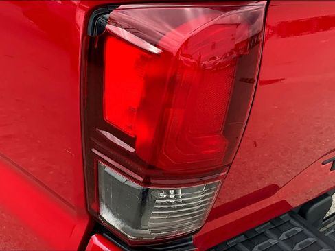 Used 2020 Toyota Tacoma SR w/ SR Convenience Package RWD image 27