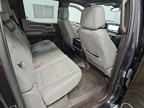 Used 2023 GMC Sierra 1500 SLT w/ SLT Premium Package image 38