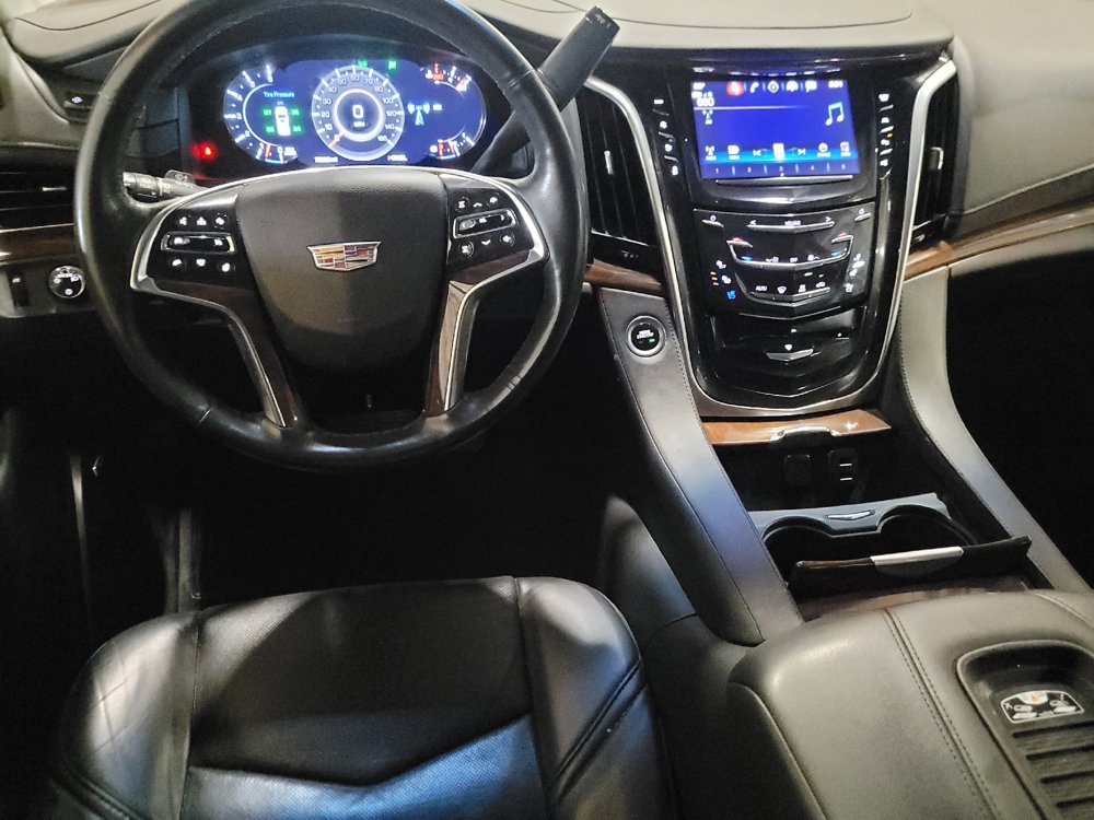 Used 2019 Cadillac Escalade ESV Luxury AWD/4WD image 22