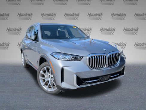 Certified 2024 BMW X5 xDrive40i w/ Premium Package image 2