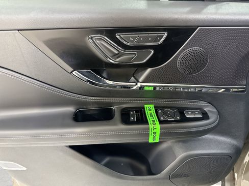 New 2026 Lincoln Corsair Premiere AWD/4WD image 12