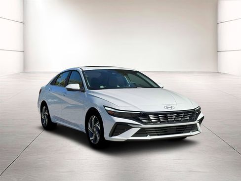 New 2026 Hyundai Elantra Limited image 11