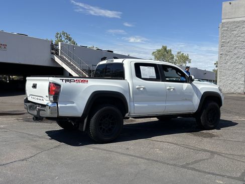 Used 2020 Toyota Tacoma TRD Off-Road AWD/4WD image 3