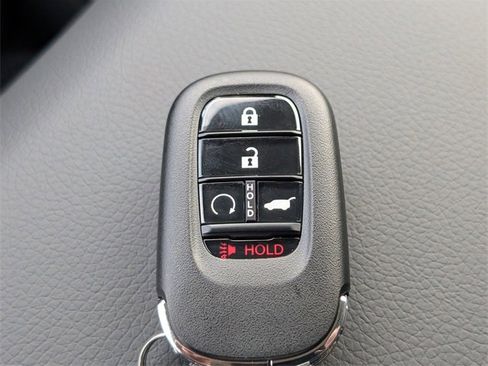 New 2025 Honda Pilot Touring image 32