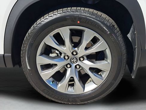 Used 2024 Toyota Grand Highlander Limited image 5