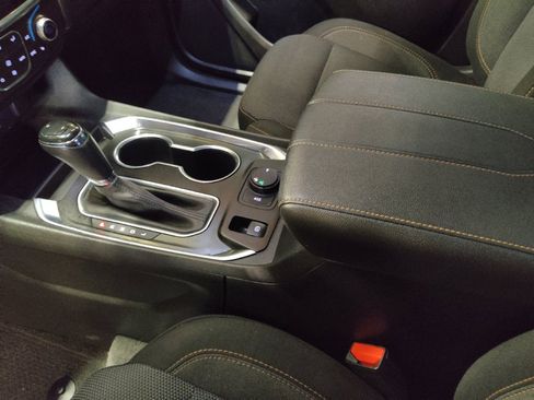 Used 2020 Chevrolet Traverse LT FWD image 26
