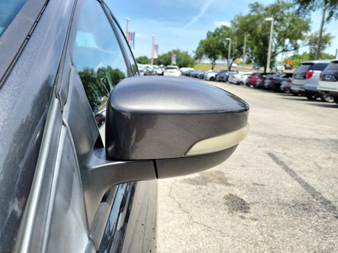 Used 2017 Ford Focus SEL w/ Cold Weather Package FWD image 4