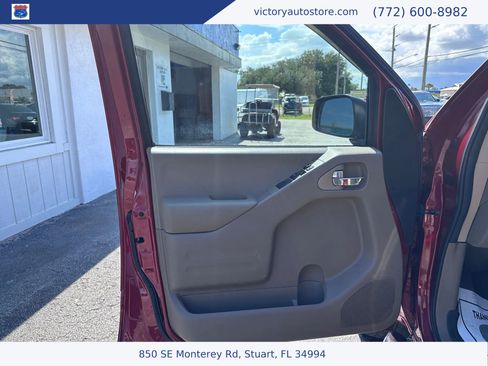 Used 2015 Nissan Frontier SV image 25