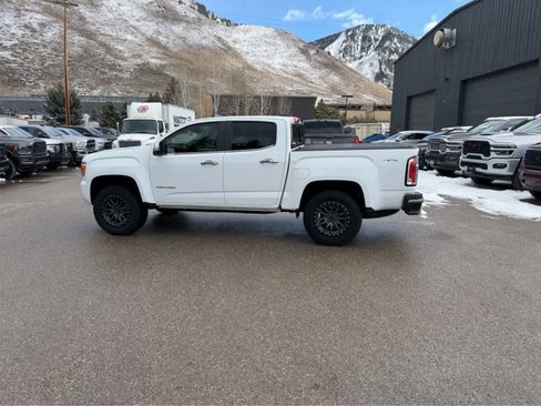 Used 2018 GMC Canyon SLT w/ Driver Alert Package image 18