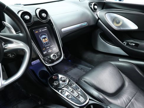 Used 2021 McLaren GT RWD image 38