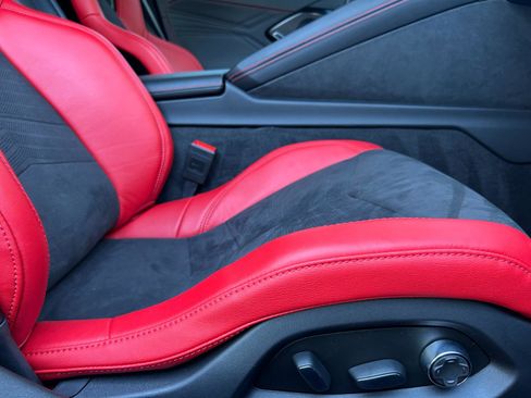 Used 2025 Chevrolet Corvette Z06 image 28