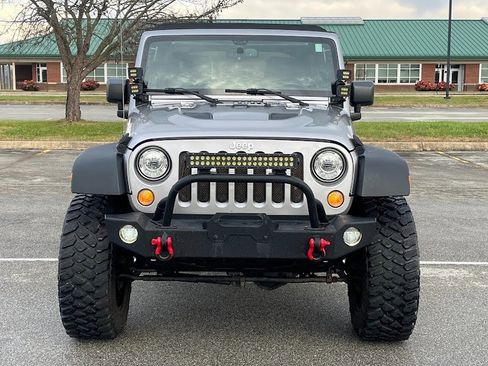 Used 2017 Jeep Wrangler Unlimited Rubicon w/ Connectivity Group image 25