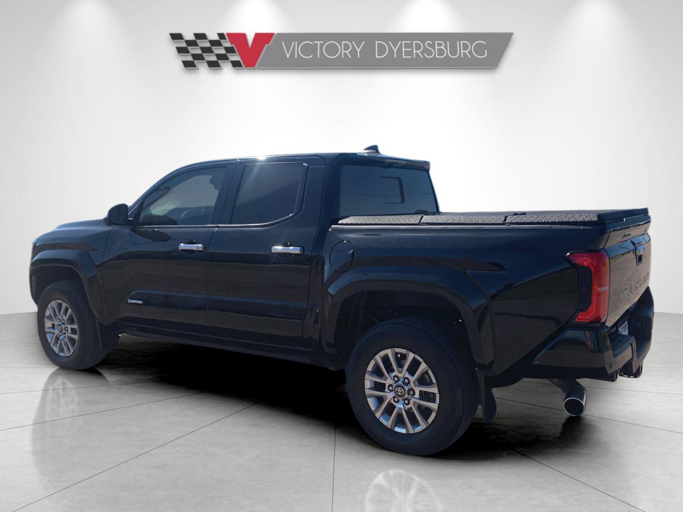 Used 2024 Toyota Tacoma Limited w/ Limited Package (LT) AWD/4WD image 6