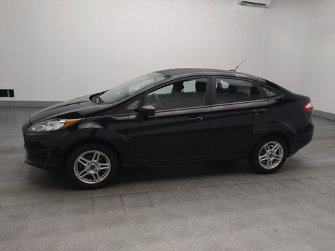 Used 2019 Ford Fiesta SE FWD image 2