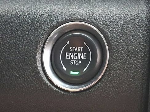 Used 2025 GMC Acadia Elevation AWD/4WD image 16