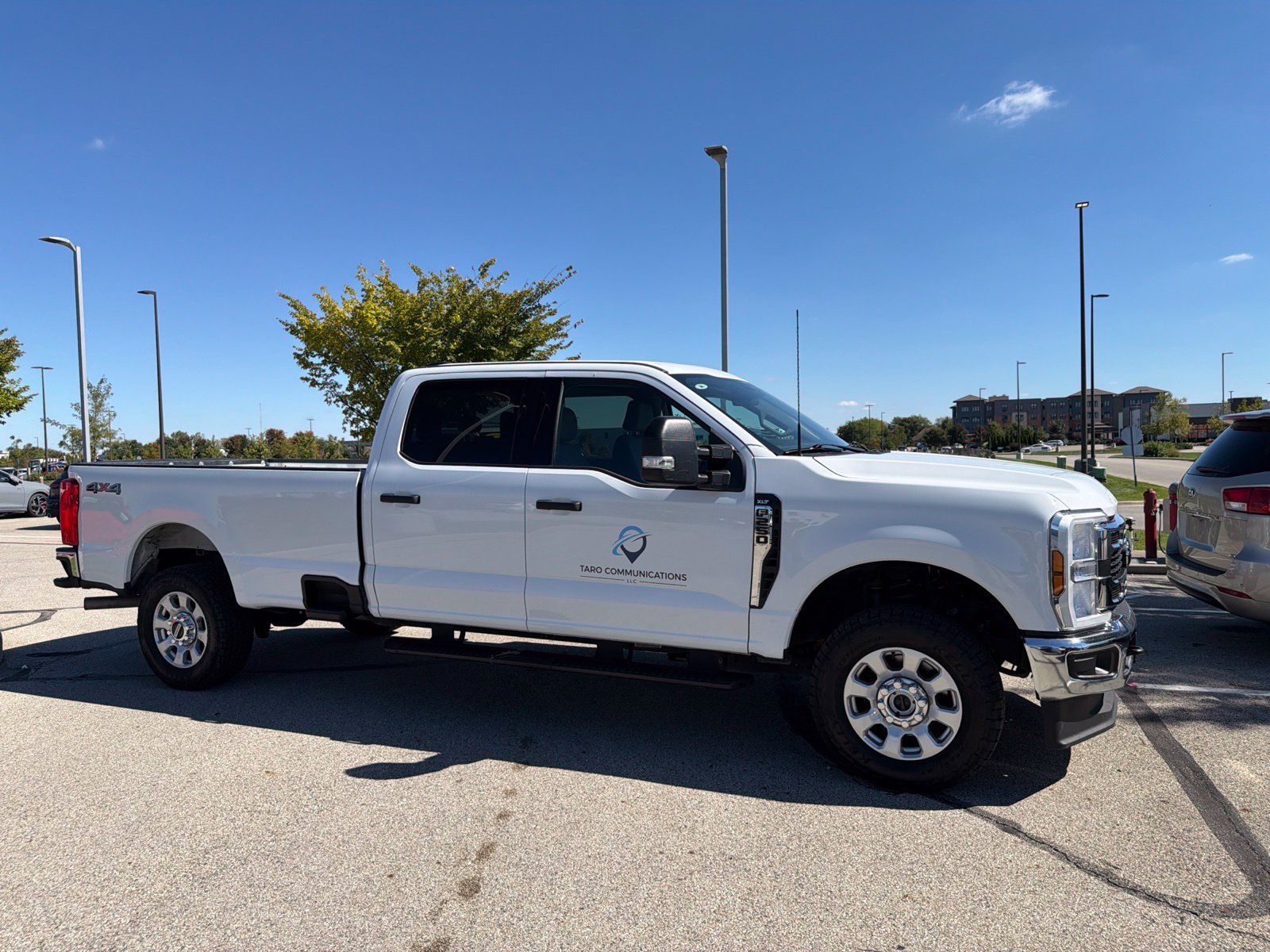 Used 2024 Ford F250 XLT AWD/4WD image 2