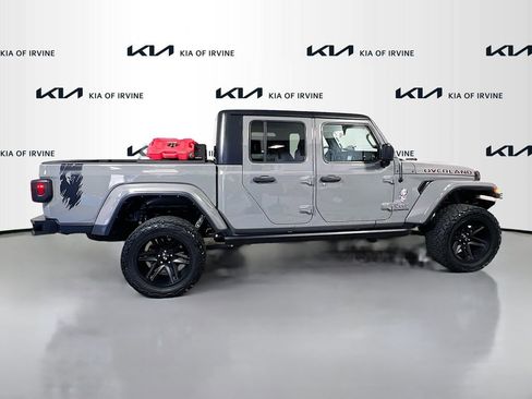 Used 2022 Jeep Gladiator Overland w/ Popular Equipment Package image 8