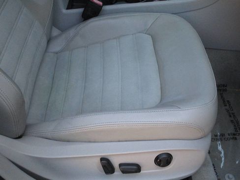 Used 2014 Volkswagen Passat TDI SEL Premium FWD image 11