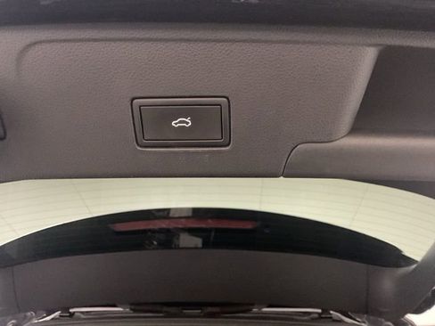 Used 2022 Volkswagen Atlas Cross Sport SEL R-Line image 30